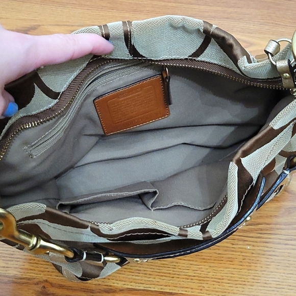 ❌❌❌ SOLD ❌❌❌ Coach "Carly" Shoulder Bag - Picture 10 of 11